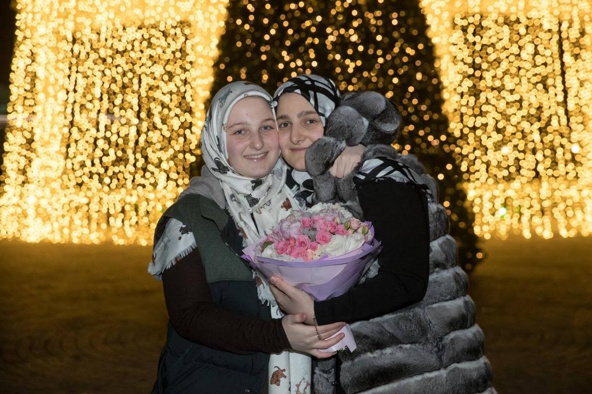 Ramzan Kadyrov’s daughters, Aishat and Khadizhat. Photo: Kadyrov’s Telegram channel