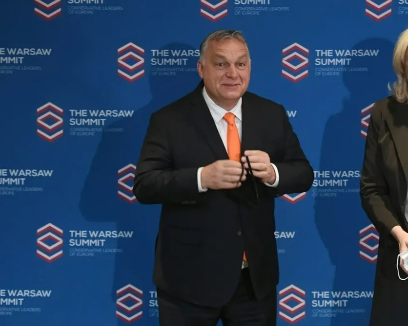 Виктор Орбан на съезде лидеров европейских консервативных партий в Варшаве. Фото: EPA-EFE / MARCIN OBARA