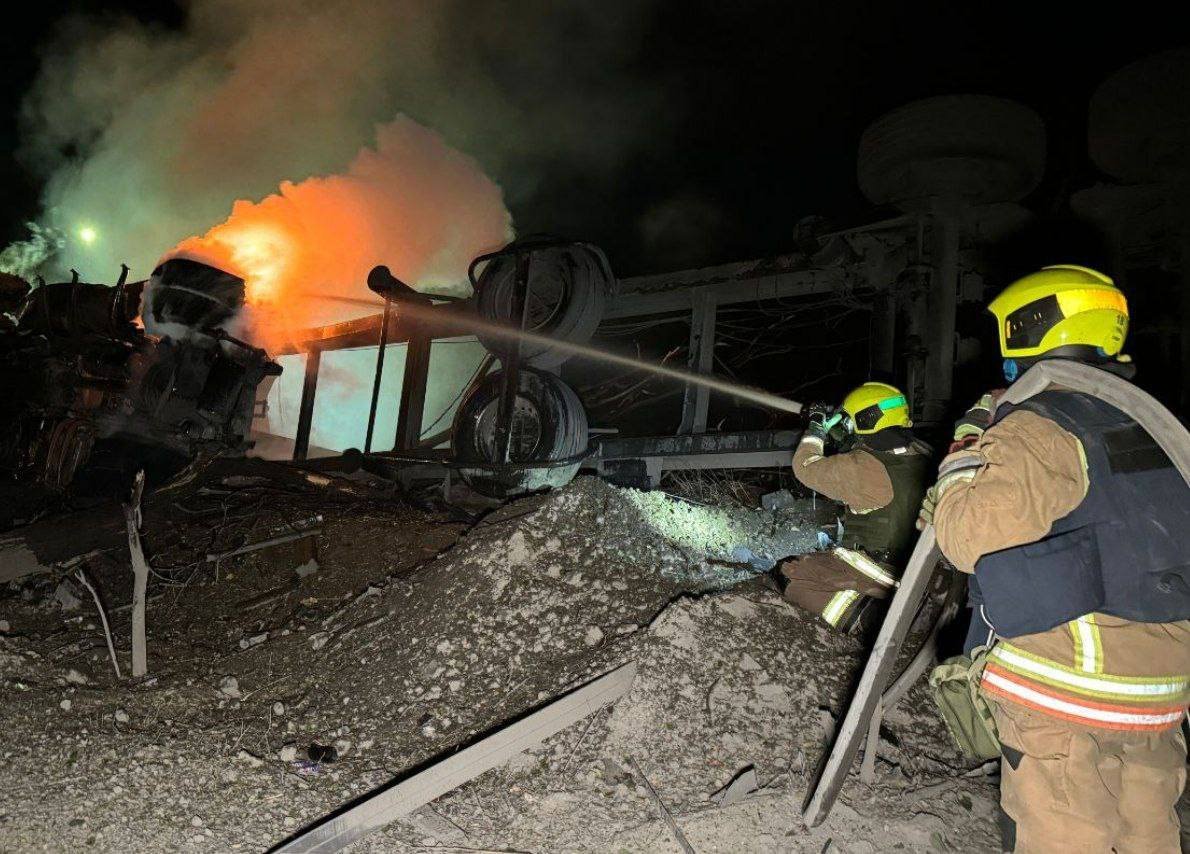 Firefighter tackling a fire after an airstrike on Dnipro, 3 September 2024. Photo: UNIAN