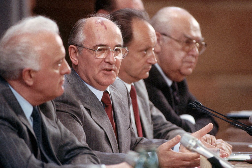 President Mikhail Gorbachev answers questions at a press conference during the visit of U.S. President George Bush, 1985. Photo: Wally McNamee / CORBIS / Corbis / Getty Images
