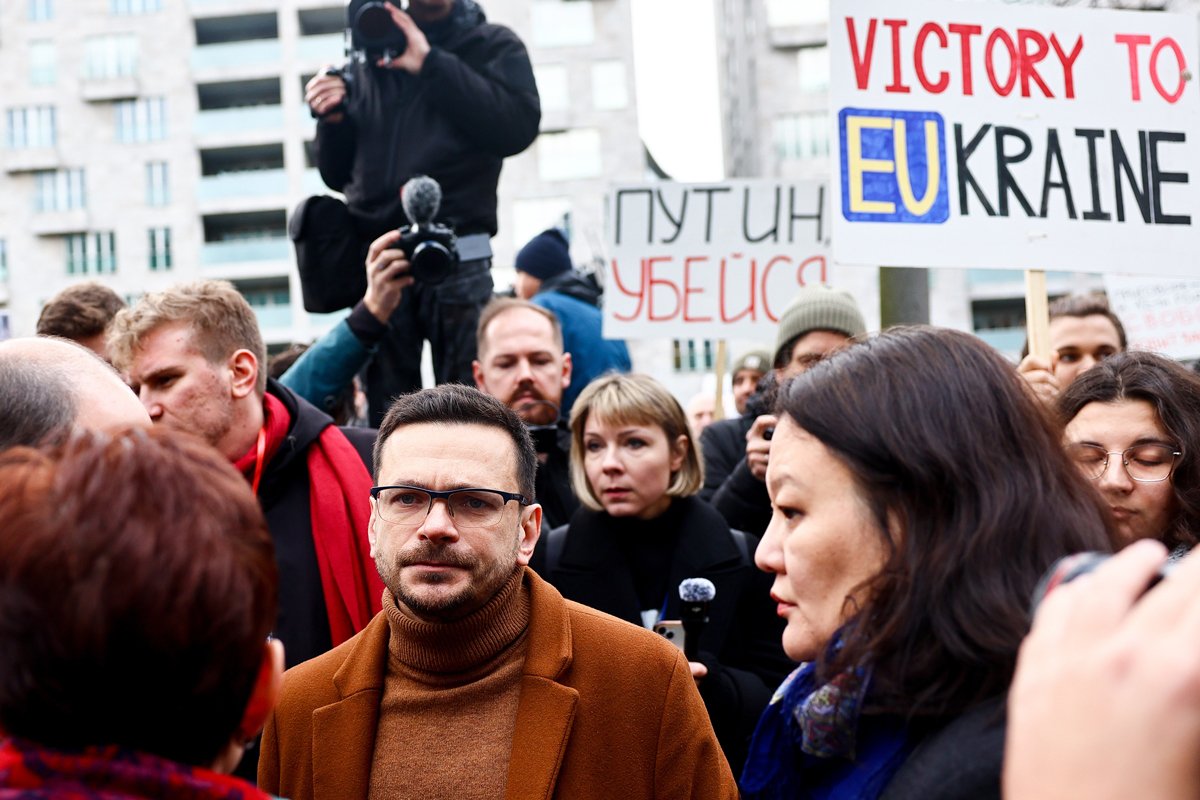 Илья Яшин на антивоенном митинге в Берлине, 17 ноября 2024 года. Фото: Filip Singer / EPA