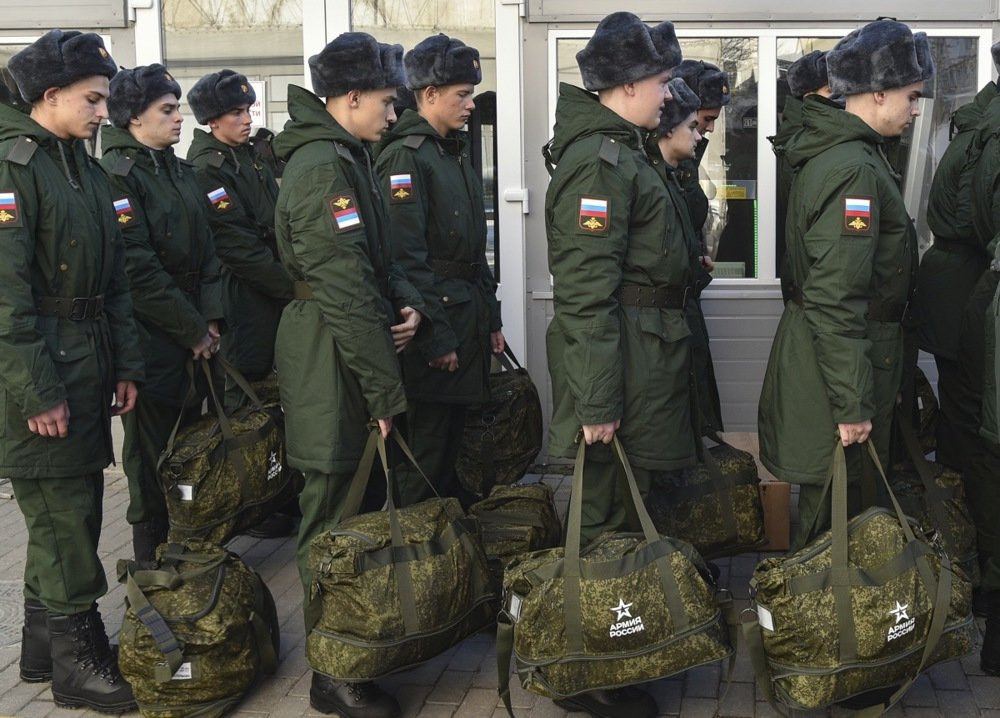 Russian conscripts pictured at a railway station in Sevastopol, Crimea, November 2022. Photo: EPA-EFE/STRINGER