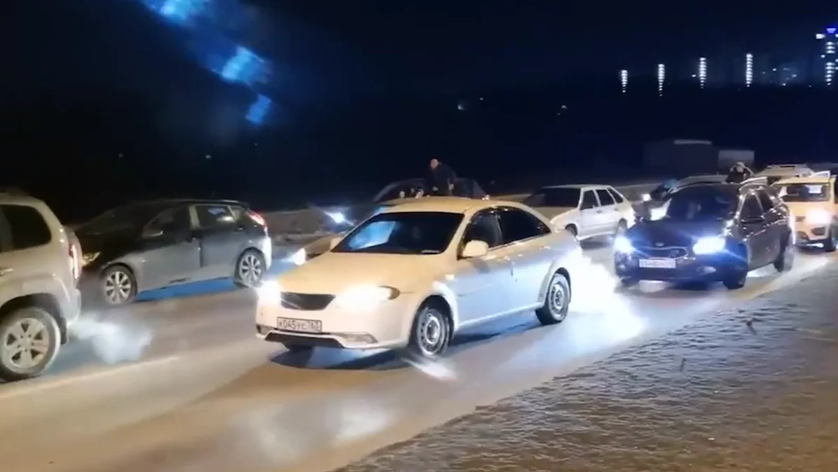 В Самаре местные жители перекрыли дорогу из-за проблем с электричеством