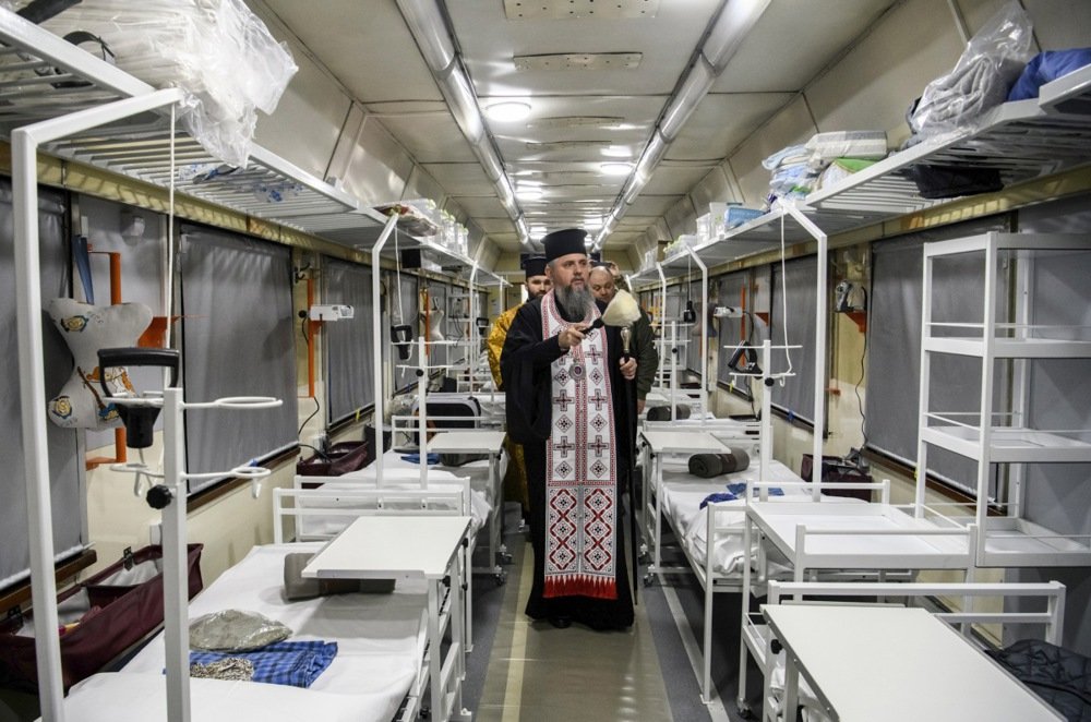 Metropolitan Epiphanius, the head of the Orthodox Church of Ukraine, blesses a special evacuation train in Kyiv, 29 March 2024. Photo: EPA-EFE / MAXYM MARUSENKO