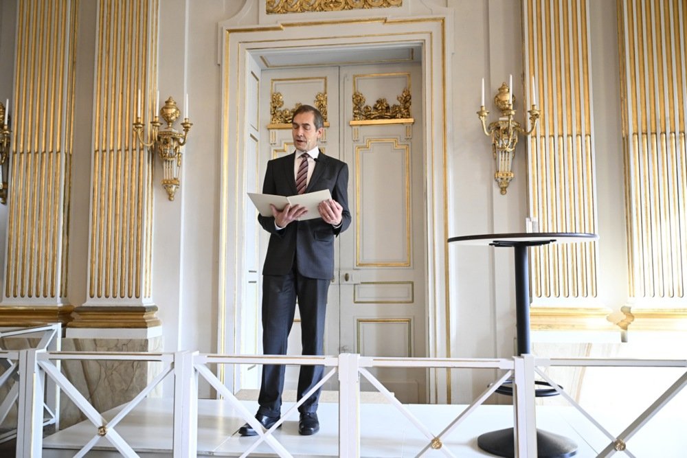 Постоянный секретарь Шведской академии Матс Мальм объявляет лауреата Нобелевской премии по литературе. Фото: Pontus Lundahl / EFE / EPA