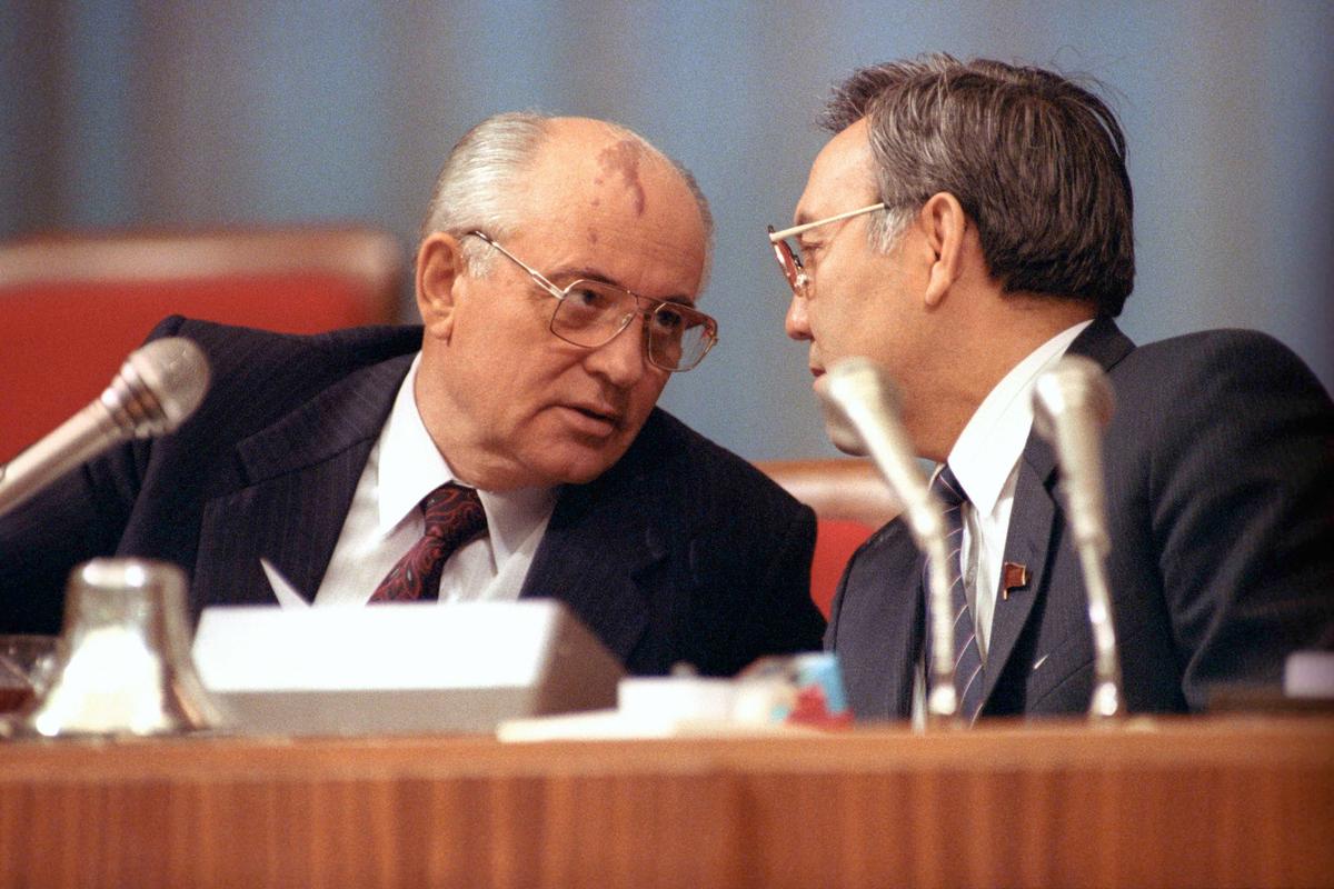 С президентом СССР Михаилом Горбачевым, 1991м год. Фото: EPA / ALAIN-PIERRE HOVASSE