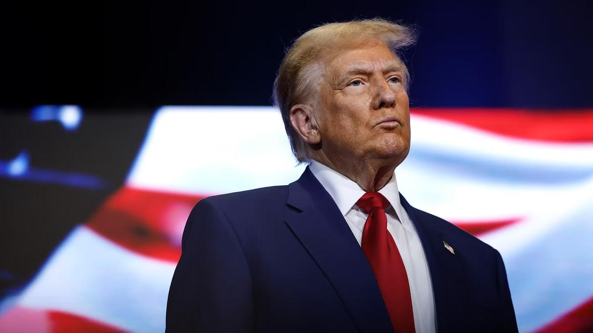 Беженцы из Украины смогут жить в США до конца войны, заявил Трамп