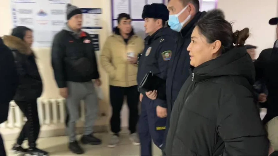 В Кыргызстане арестовали 11 журналистов, задержанных накануне по статье о «призывах к массовым беспорядкам»