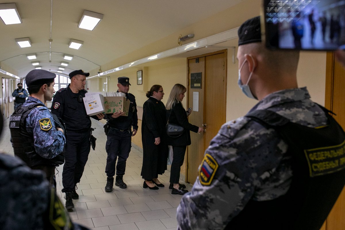 Судья Оксана Демяшева (в мантии). Фото: Дмитрий Цыганов, специально для «Новой газеты Европа»