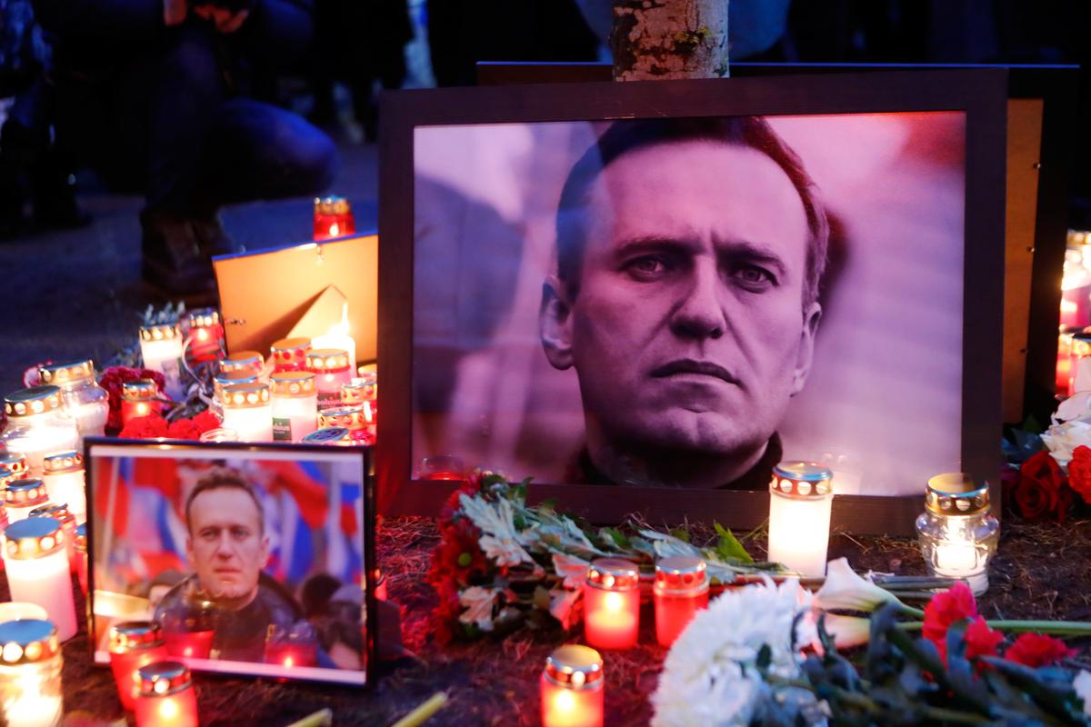 A makeshift memorial to the late Russian opposition leader Alexey Navalny outside the Russian Embassy in Riga, Latvia, 16 February 2024. Photo: EPA-EFE/TOMS KALNINS