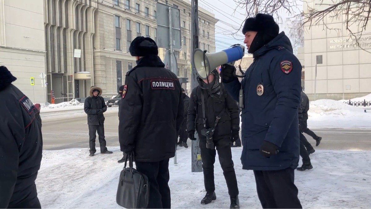 Минимум в 11 городах России жители пытались провести митинги против блокировок Telegram
