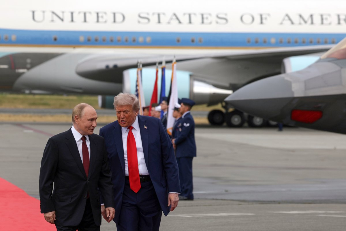 Владимир Путин и президент США Дональд Трамп во время встречи в Анкоридже, Аляска, США, 15 августа 2025 года. Фото: Гавриил Григоров / Спутник / Kremlin / EPA