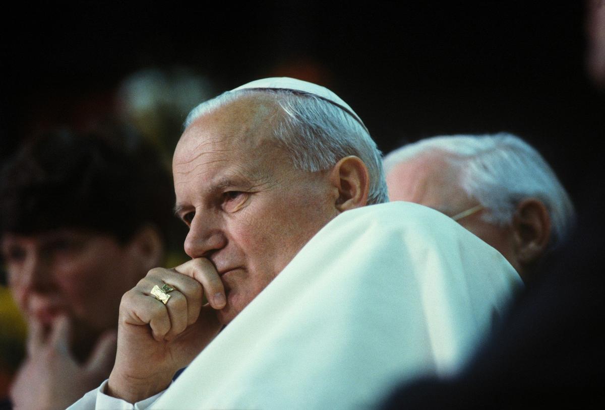Папа римский Иоанн Павел II. Фото: Marc DEVILLE / Gamma-Rapho / Getty Images