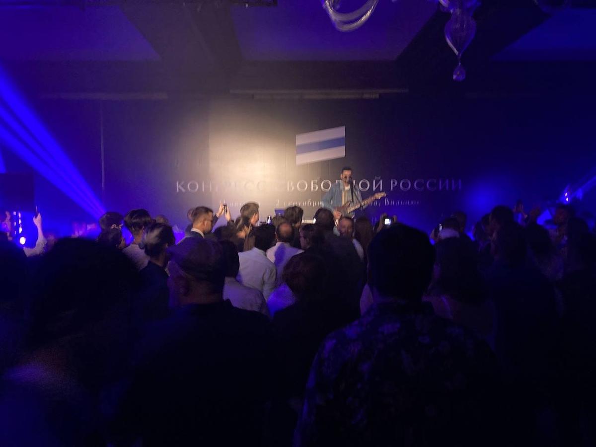 Выступление Noize MC на Конгрессе свободной России. Фото: Илья Азар, специально для «Новой газеты. Европа»