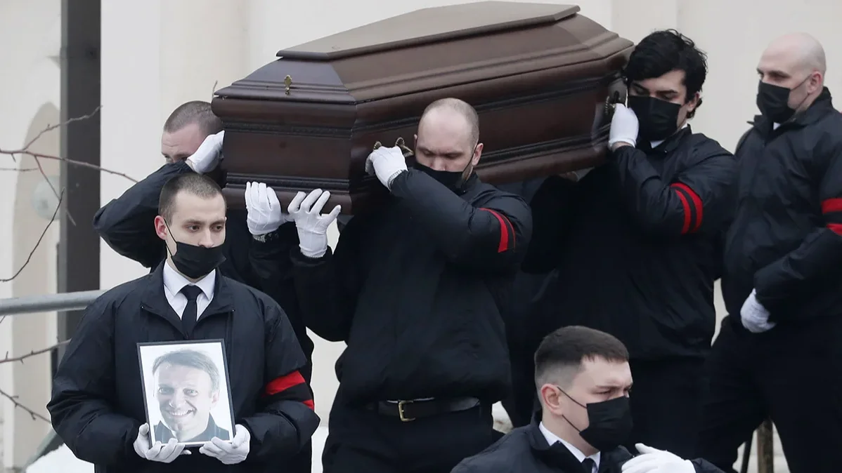 Alexey Navalny buried in Moscow
