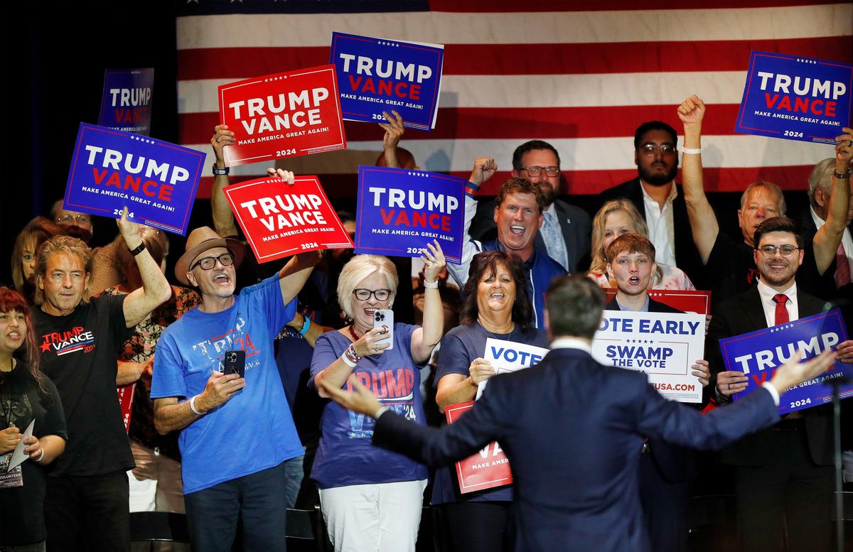 J.D. Vance campaigns at Middletown High School in his hometown, Middletown, Ohio, 22 July 2024. EPA-EFE/DAVID MAXWELL