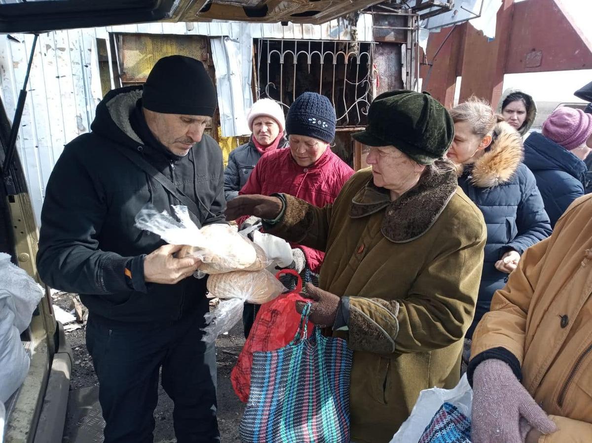 Помощь жителям Славянска от церкви «Добрая весть». Фото:  Facebook