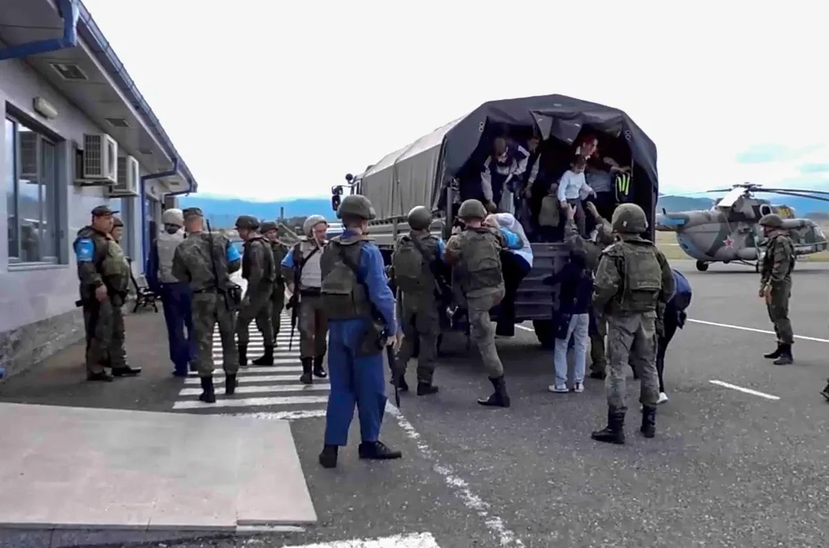 Russian peacekeepers evacuate civilians from 'most dangerous areas' of Nagorno-Karabakh. Photo: EPA-EFE / RUSSIAN DEFENCE MINISTRY PRESS SERVICE