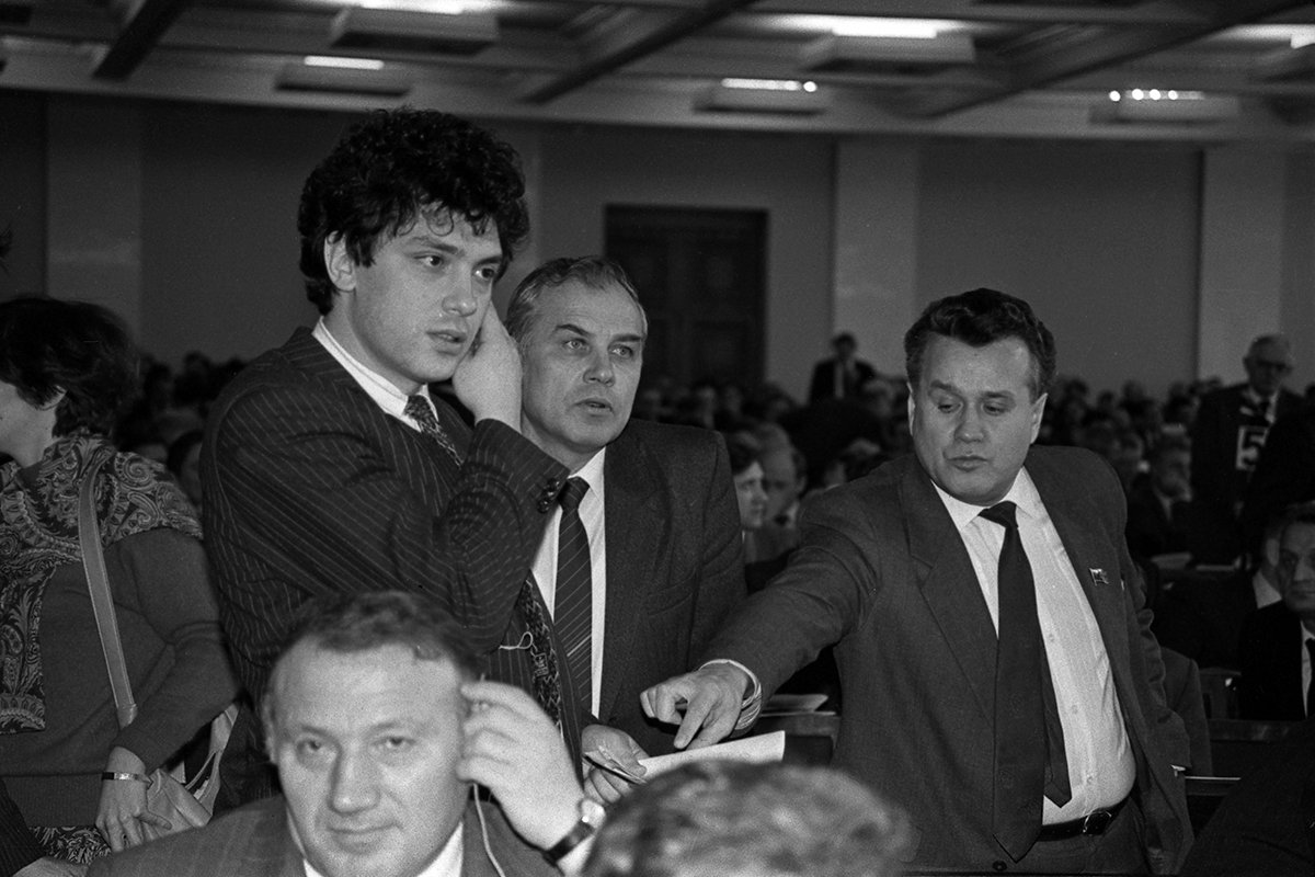 Boris Nemtsov në Kongresin e Tretë të Deputetëve të Popullit të RSFSR, Moskë, 28 Mars - 5 Prill 1991.  Foto: Vladimir Bogdanov / FotoSoyuz / Getty Images