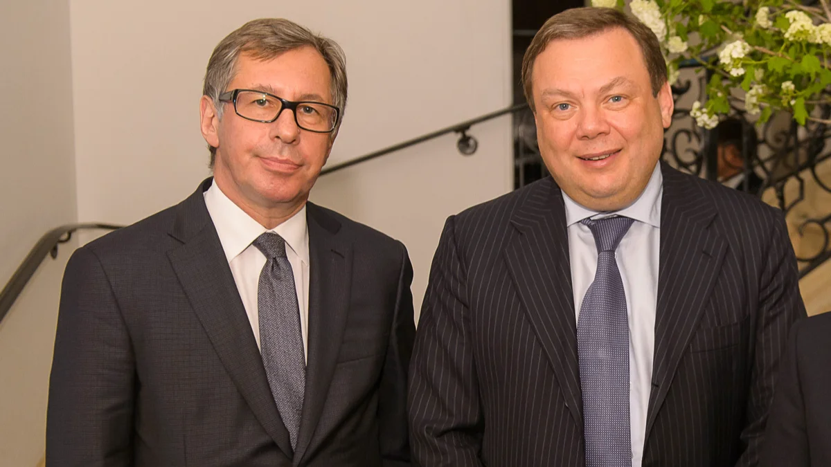 EU court lifts sanctions on Russian billionaires Petr Aven and Mikhail Fridman