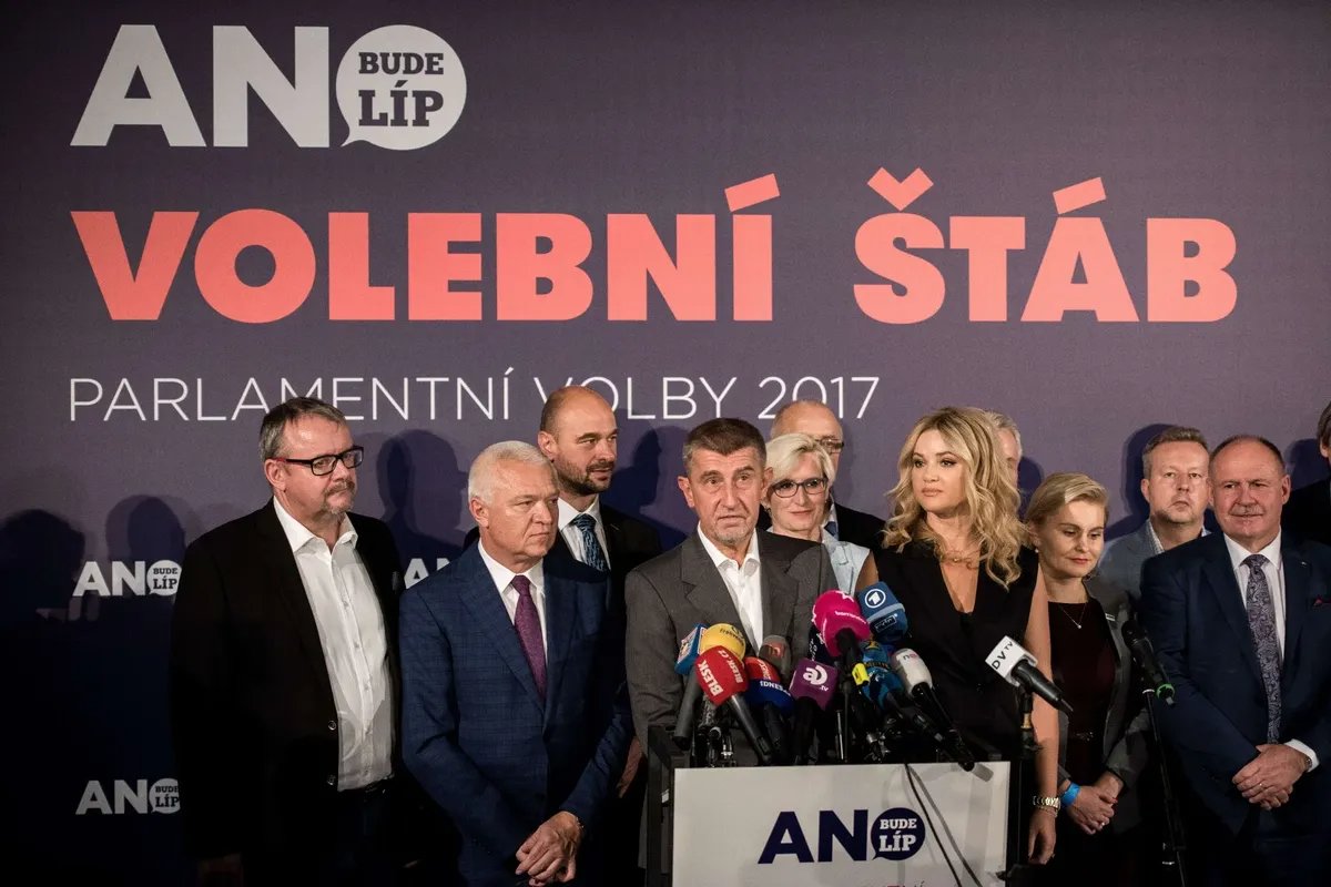 ANO leader Andrej Babiš (in the middle) holds a press conference at the ANO headquarters following the Czech parliamentary election, 21 October 2017. Photo: Lukas Kabon / Anadolu Agency / Getty Images