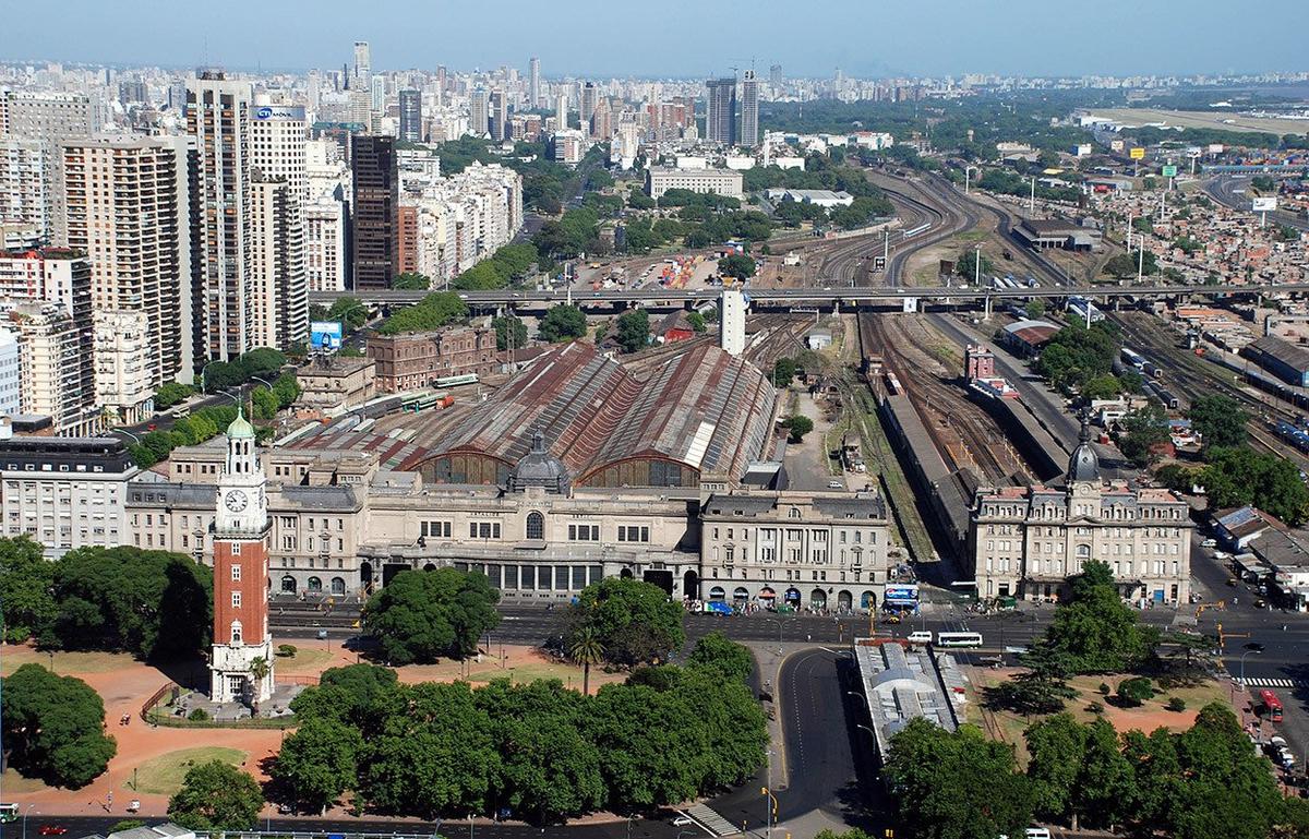 Вид с воздуха на вокзал Ретиро. Фото: Silvinarossello / Wikimedia (CC BY-SA 3.0 DEED)