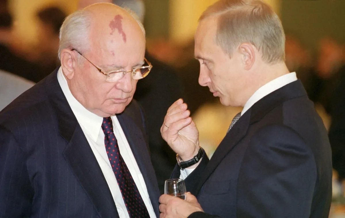 Vladimir Putin and Mikhail Gorbachev. Photo: EPA PHOTO ITAR-TASS POOL / VLADIMIR RODIONOV