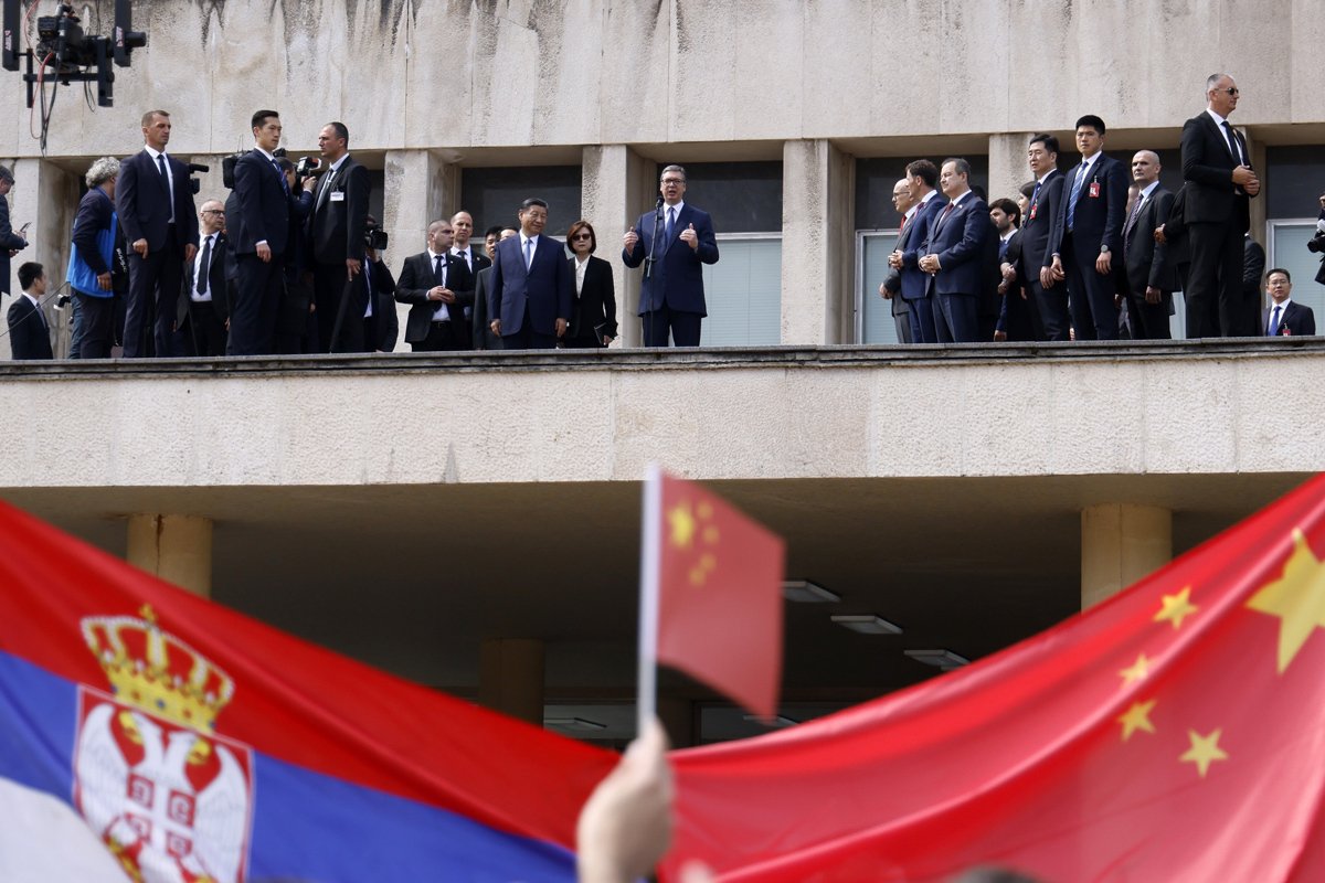 Presidenti serb Aleksandar Vuçiq flet në Beograd gjatë vizitës së presidentit kinez Xi Jinping, Serbi, 8 maj 2024. Foto: Marko Gjokovic / EPA-EFE