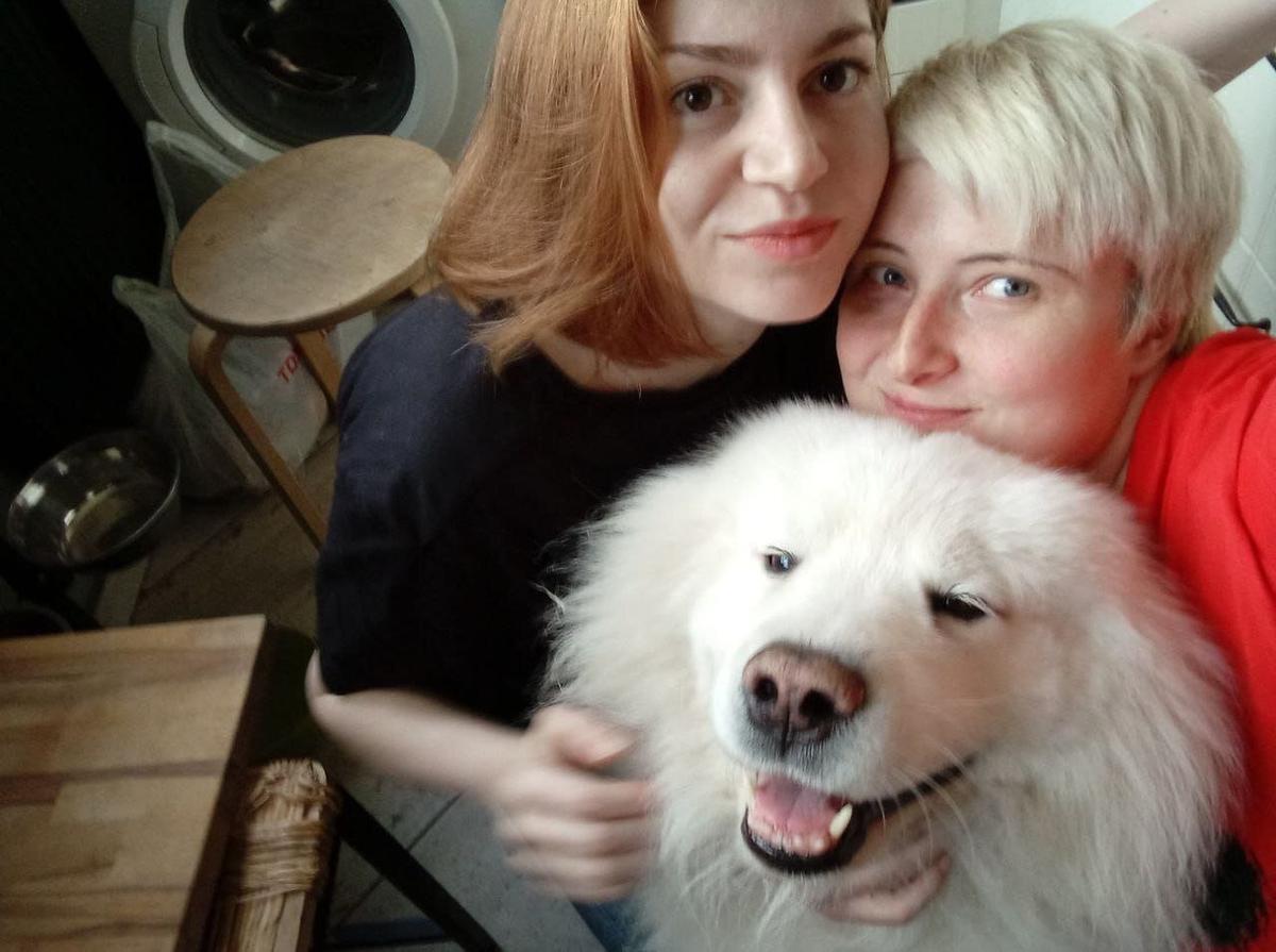 Седа вместе с подругой Леной Патяевой. Фото: Лена Патяева