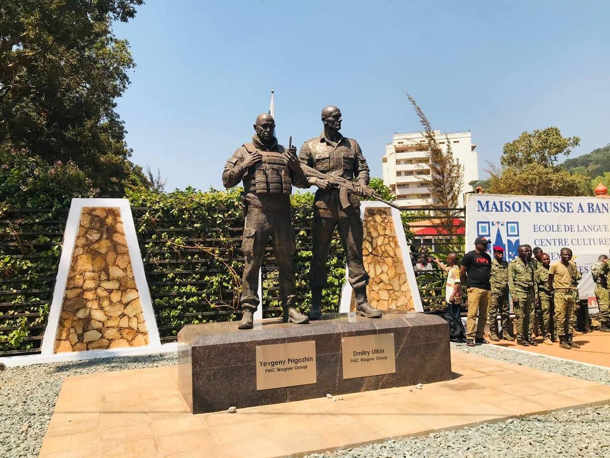 The monument to Prigozhin and Utkin in Bangui. Photo: officersunion / Telegram