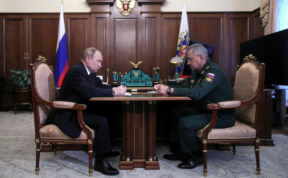 Владимир Путин и Сергей Шойгу. Июль 2022 г. Фото: kremlin.ru