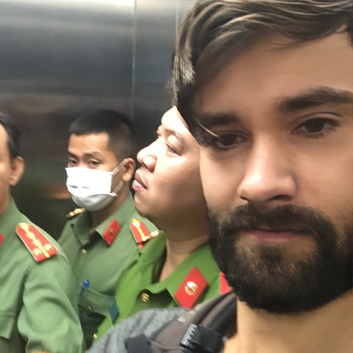 Семен Орлов с вьетнамскими полицейскими. Фото: Семен Орлов / Instagram
