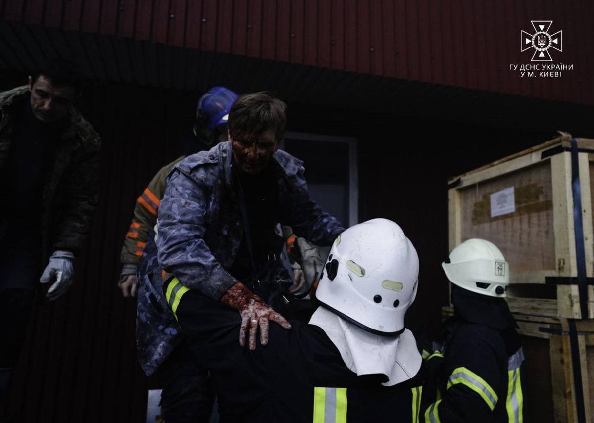 The aftermath of the attack on Kyiv. Photo: State Emergency Service of Ukraine