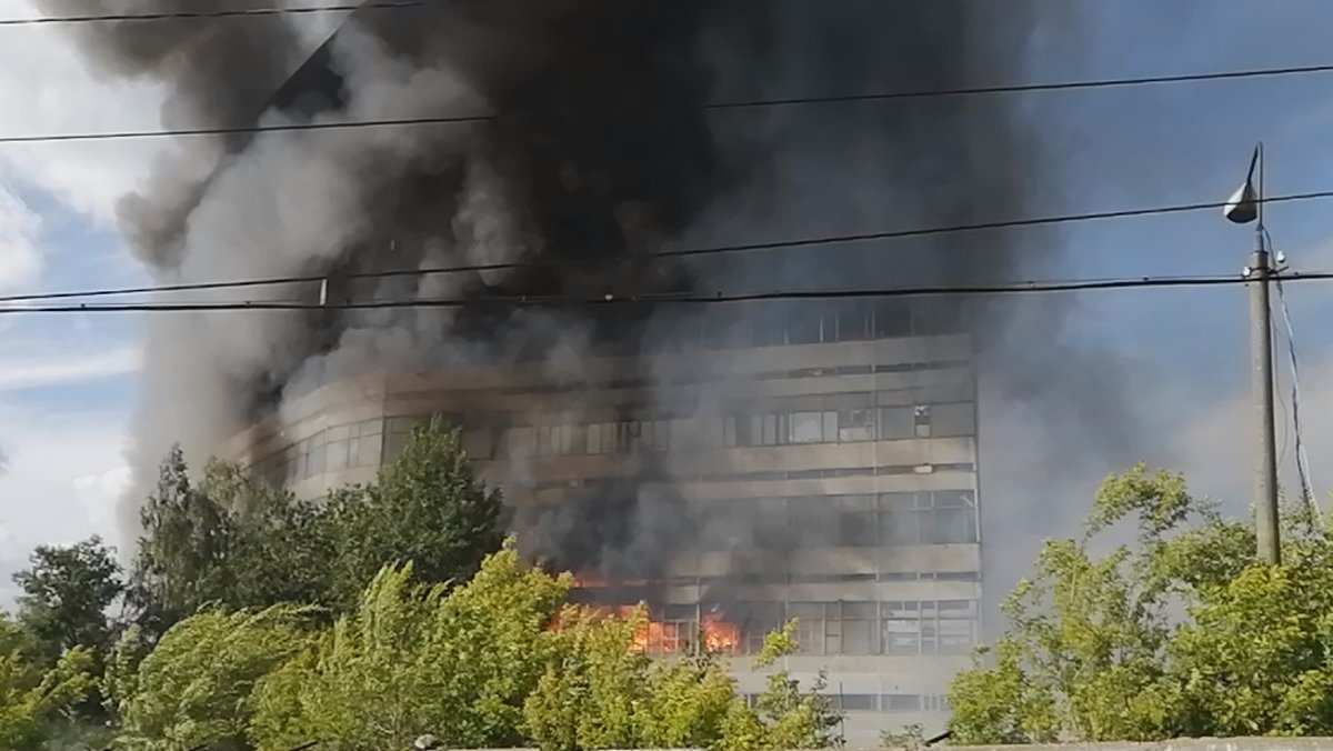 Пожар в здании бывшего НИИ, находящемся в подмосковном Фрязино