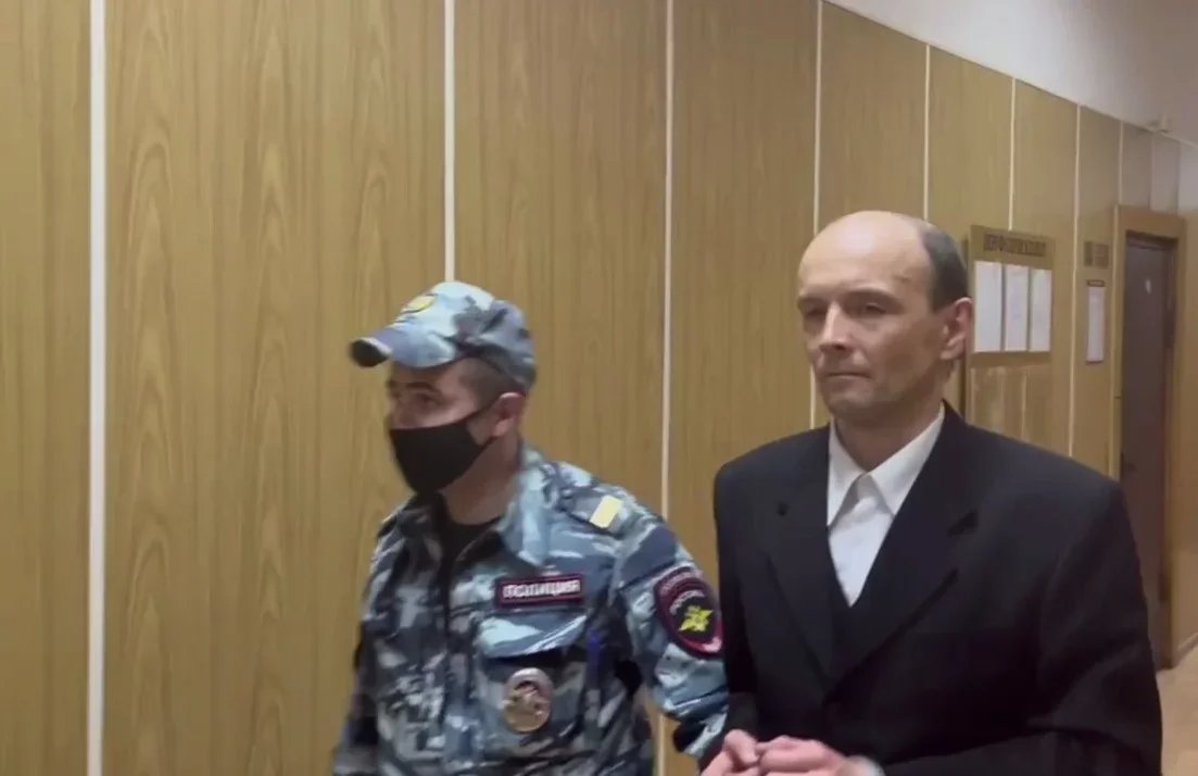 Виталий Кольцов в здании Хамовнического суда Москвы, 4 мая 2023 года. Скриншот видео «Вот Так»