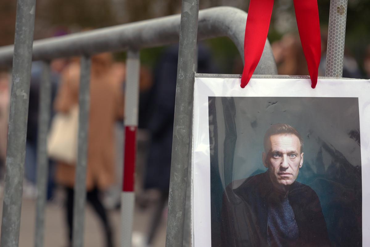 A portrait of Alexey Navalny in front of the Russian Embassy in Bern, Switzerland, 17 March 2024. Photo: EPA-EFE/JULIEN GRINDAT