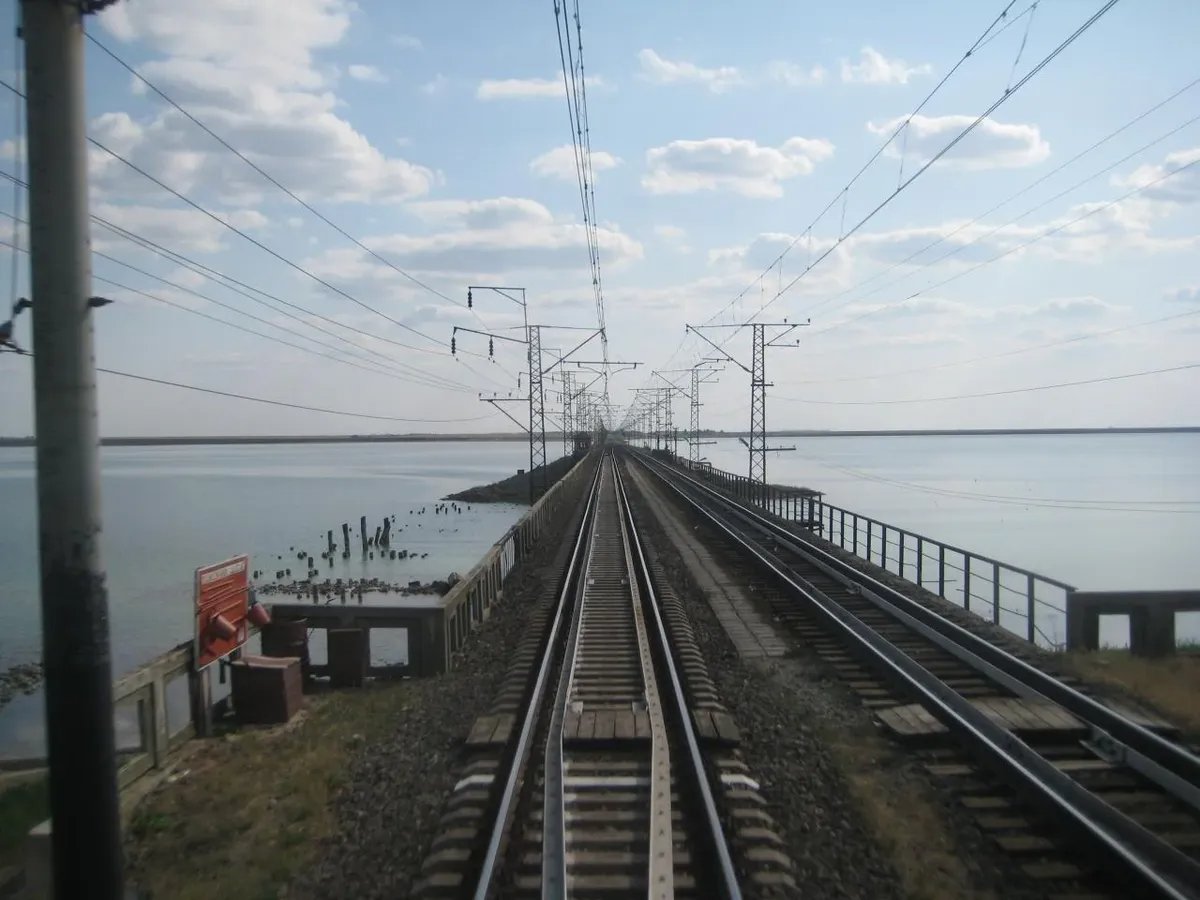 The Chongar railway bridge and dam, north view. Photo: Wikimedia Commons