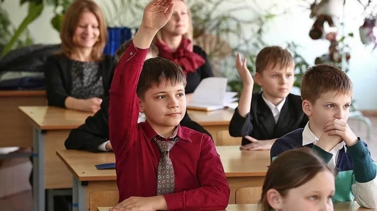 «Брачность, многодетность, целомудрие». С нового учебного года в школах России введут уроки семьеведенья