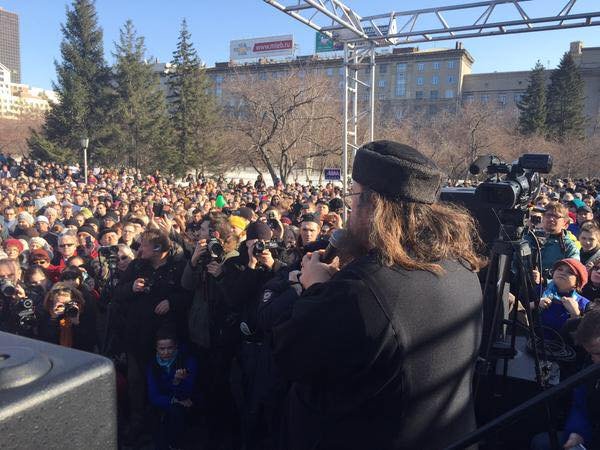 Андрей Кураев на митинге в Новосибирске. Фото:  Facebook
