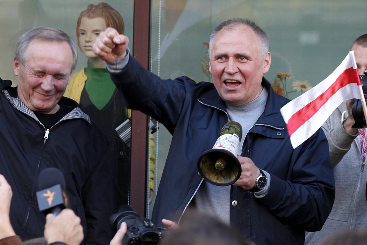 Бывший оппозиционный кандидат Николай Статкевич во время митинга в Минске, Беларусь, 10 сентября 2015 года. Фото: Татьяна Зенкович / EPA