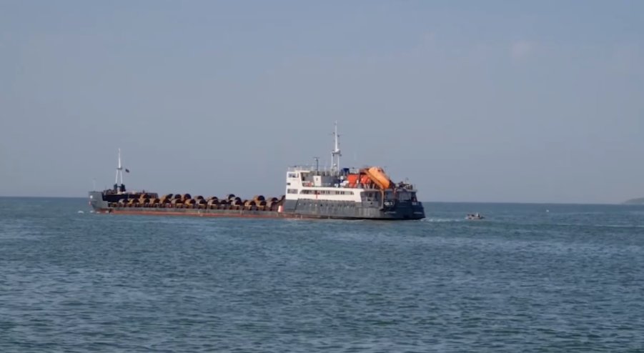 Корабль «Славутич» в порту Мариуполя. Скриншот видео Минобороны России