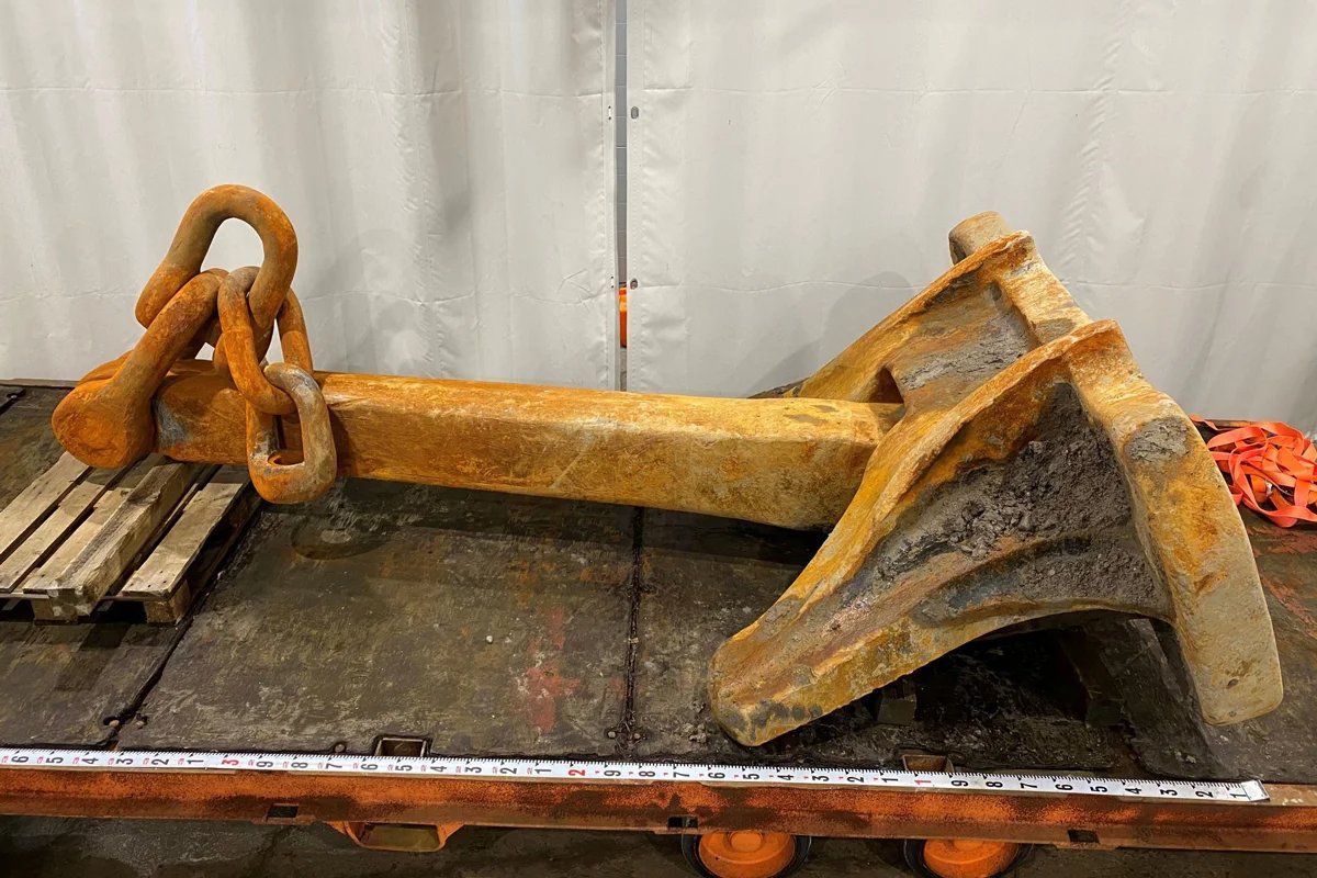 A recovered anchor that allegedly belonged to the Eagle S, 8 January 2025. Photo: Juha Harju / Lehtikuva / Sipa USA / Vida Press