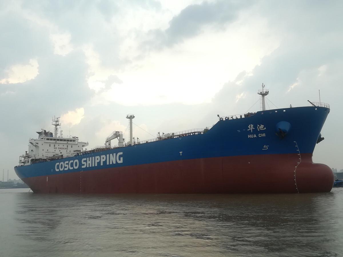 Нефтяной танкер китайской компании COSCO. Фото: coscoshipping.eu
