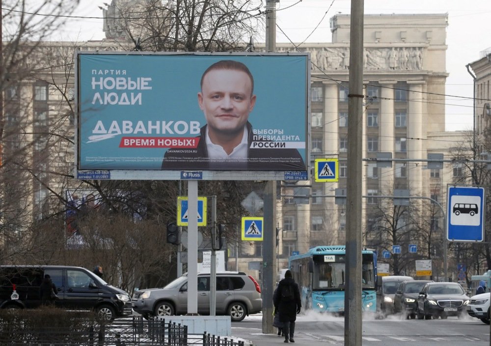 A campaign poster for Vladislav Davankov, a candidate in the upcoming 2024 presidential elections, in St. Petersburg. Photo: EPA-EFE/ANATOLY MALTSEV