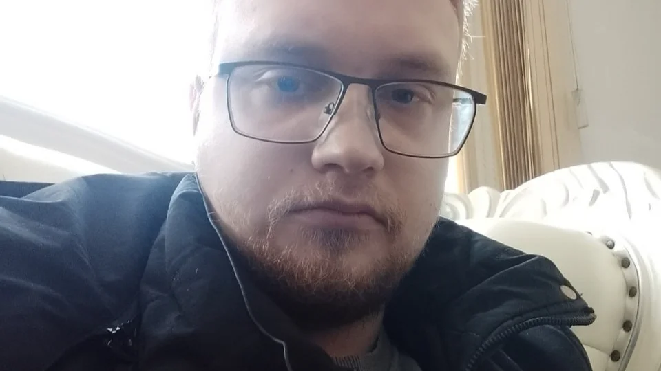 Антивоенного активиста Алексея Рожкова вывезли из Кыргызстана в Россию