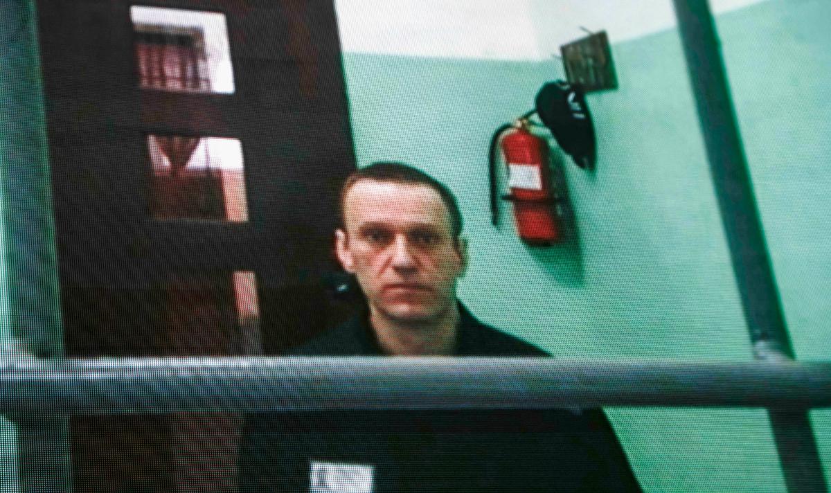 Алексей Навальный во время судебного заседания, июнь 2023 года. Фото: EPA-EFE / SERGEI ILNITSKY