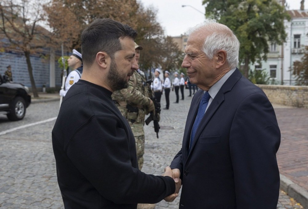 Josep Borrell and Ukrainian President Volodymyr Zelensky in Kyiv. Photo: EPA-EFE/PRESIDENTIAL PRESS SERVICE