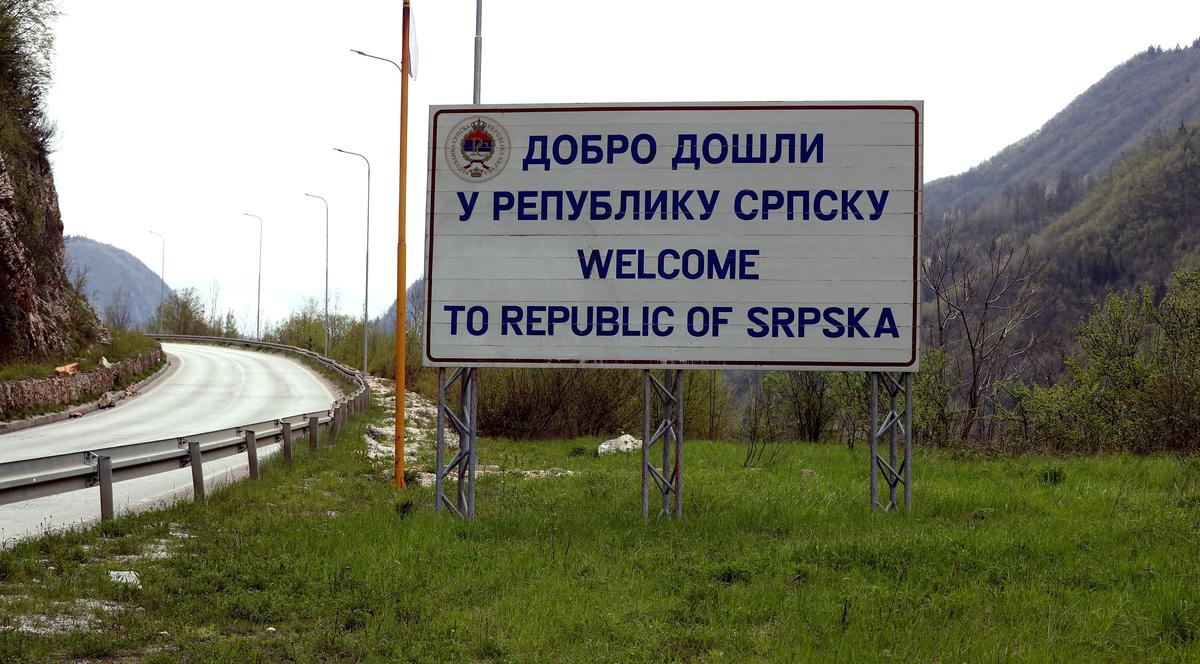 A road sign reading 'Welcome to the Republic of Srpska' on the outskirts of Sarajevo, Bosnia and Herzegovina. Photo: EPA-EFE/FEHIM DEMIR