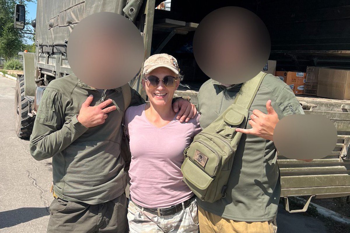 Екатерина во время доставки гуманитарной помощи в «ДНР». Фото предоставлено героиней