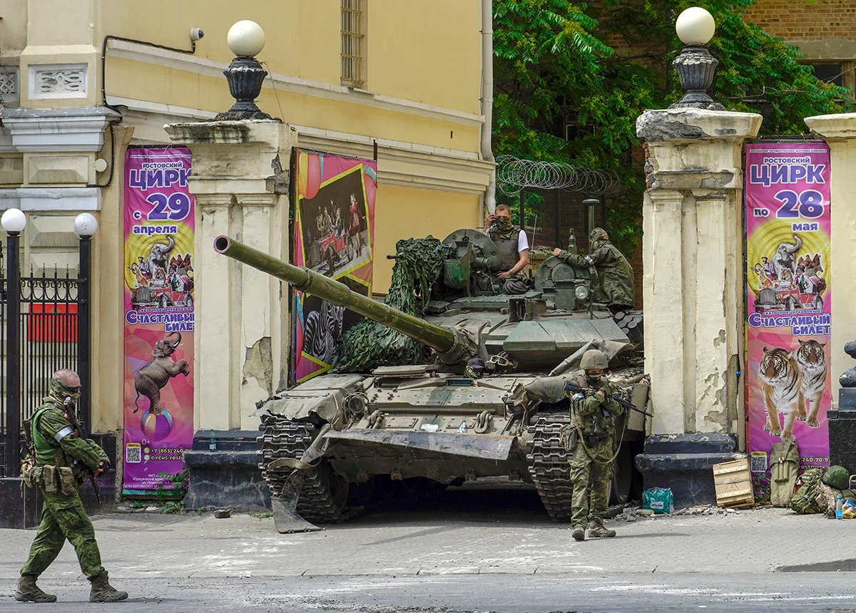 Armed Wagner Group mercenaries in the centre of Rostov-on-Don, southern Russia, on 24 June 2023. Photo: EPA-EFE